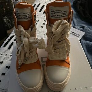 Orange Cristian Zerotre Calipso shoes